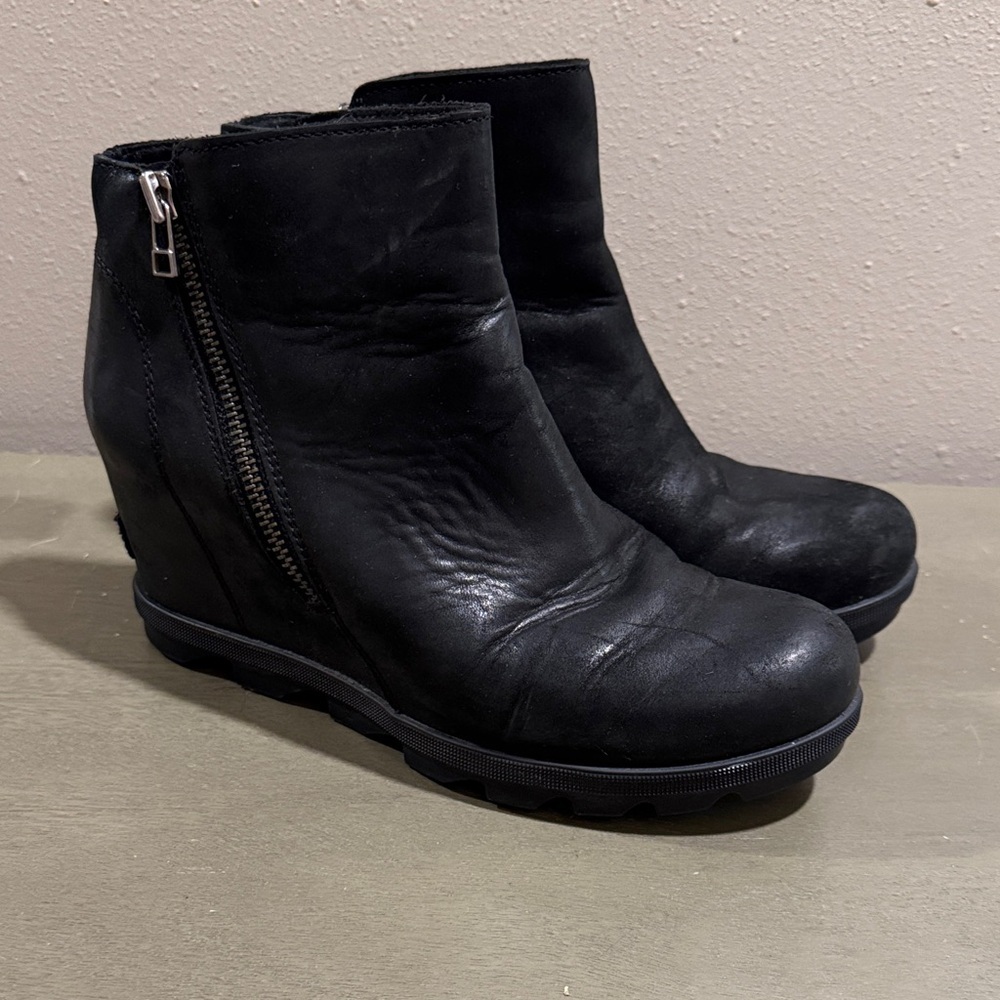 Sorel Black Leather Wedge Boots